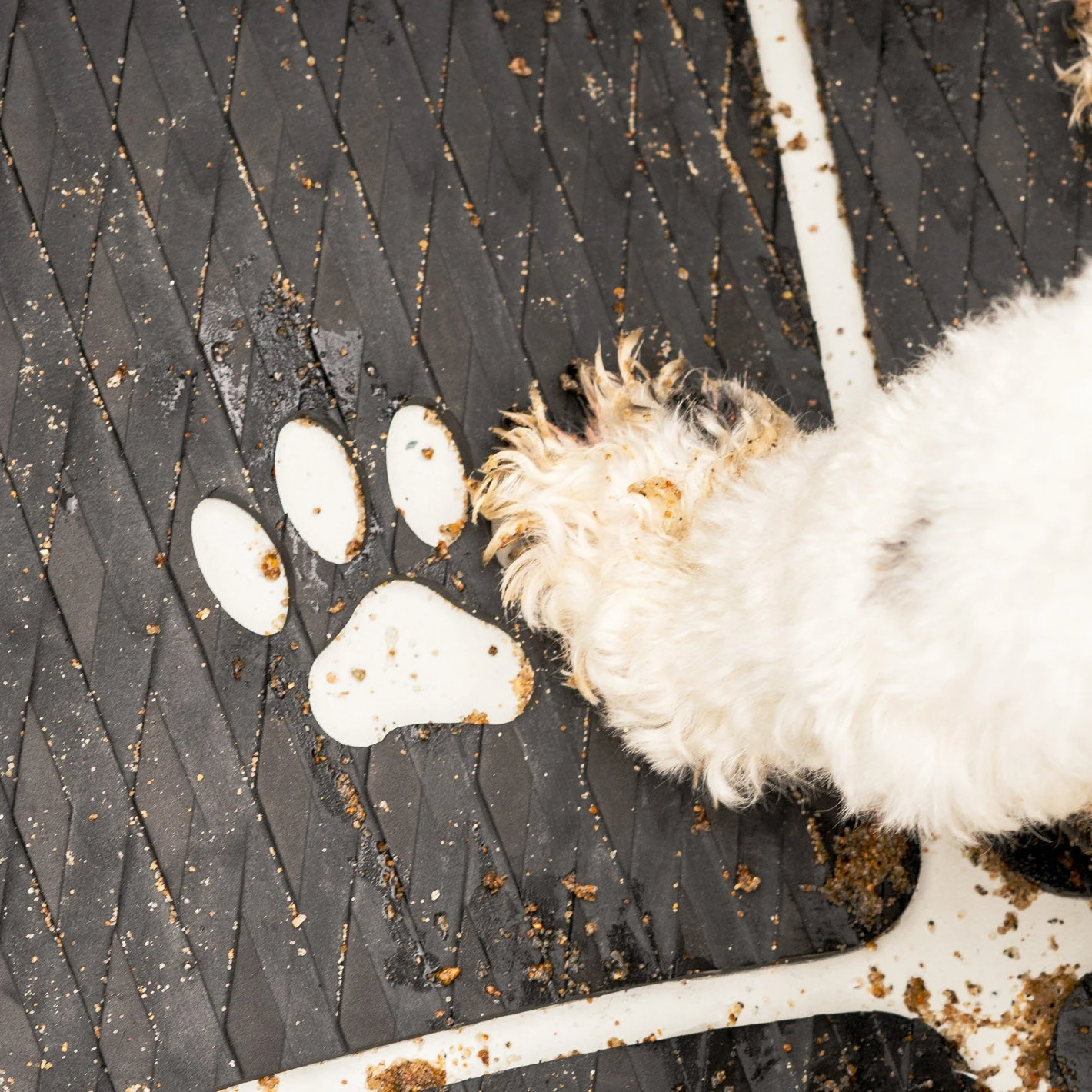 Dog Traction Pad For Kayaks 7 Dog Traction Pad For Kayaks - Image 5